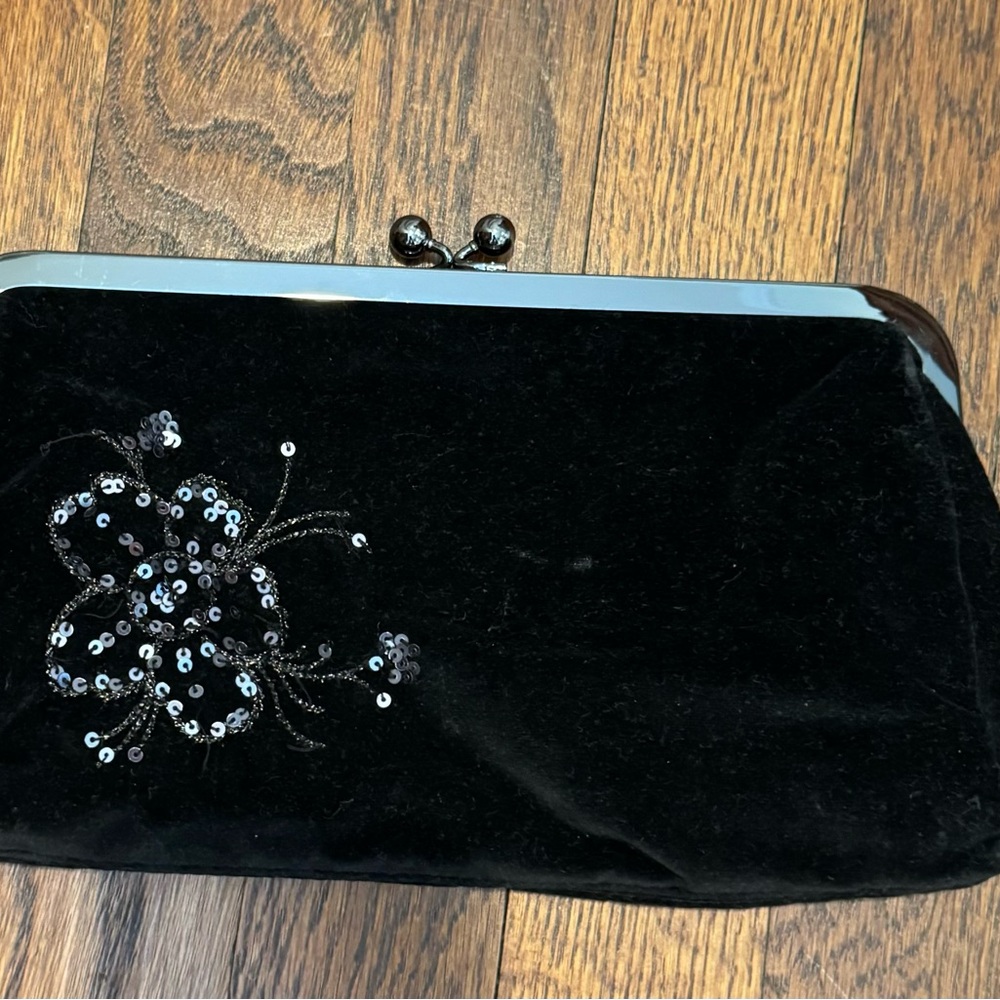Black velvet Express clutch